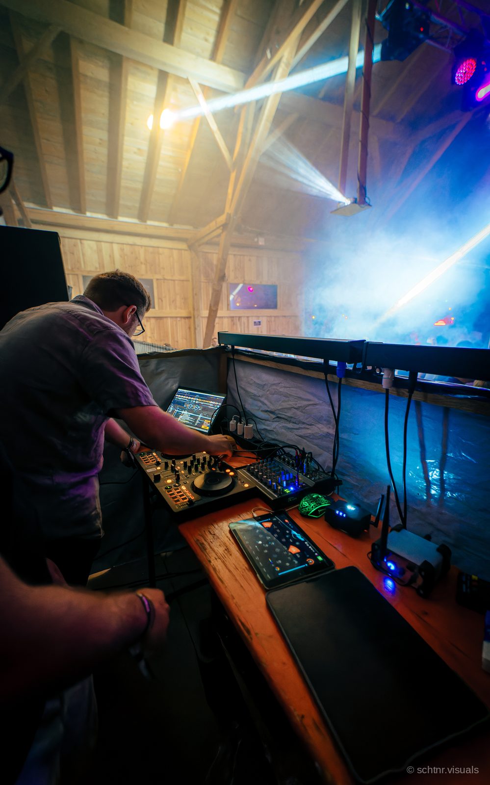 DJ am Pult